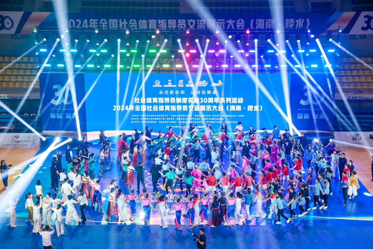 2025南宁马拉松 开场舞太燃了！