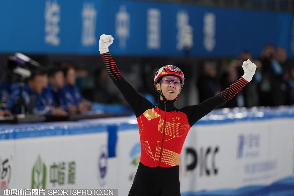 官方：22岁墨西哥中场纳赫拉租借加盟马竞，将先效力于B队